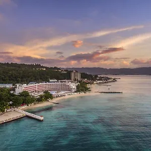 Grand Decameron Cornwall Beach, A Trademark All-Inclusive Resort Бухта Монтего